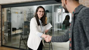 pwr-img_bg_career-handshake